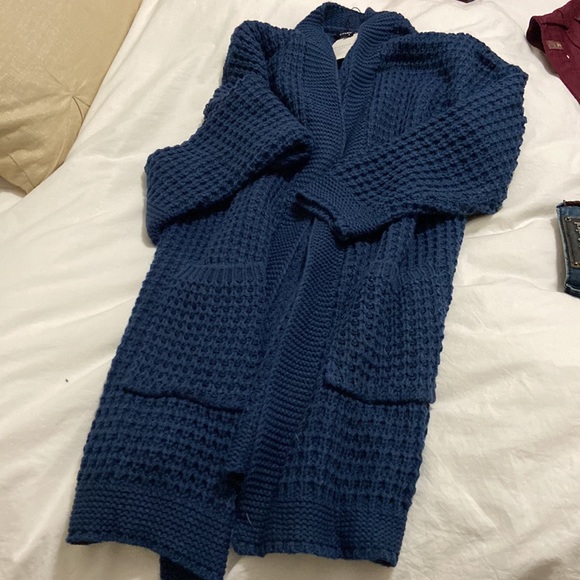 NWT long knit sweater by C.Cline in navy blue - Picture 3 of 3